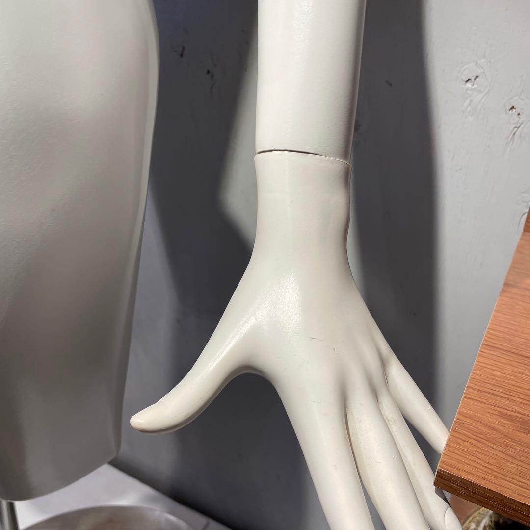 店舗用レディース足なしトルソー（マネキン）足なし　ショップ 一点もの