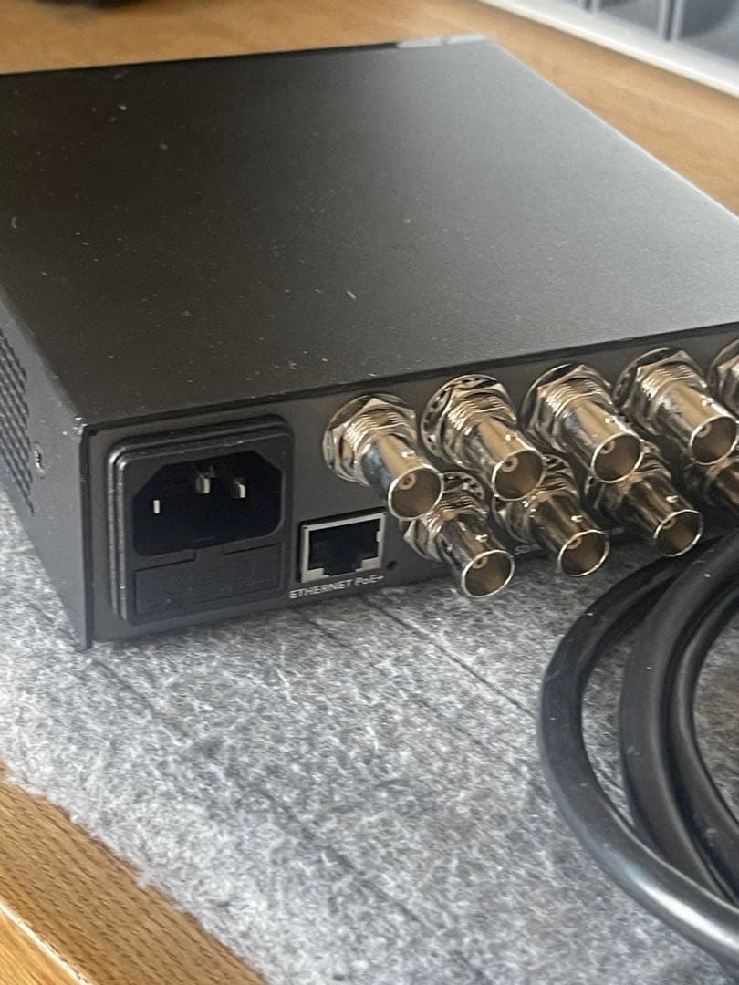 Tomoyuuuu　Blackmagic MultiView 4 ブラック