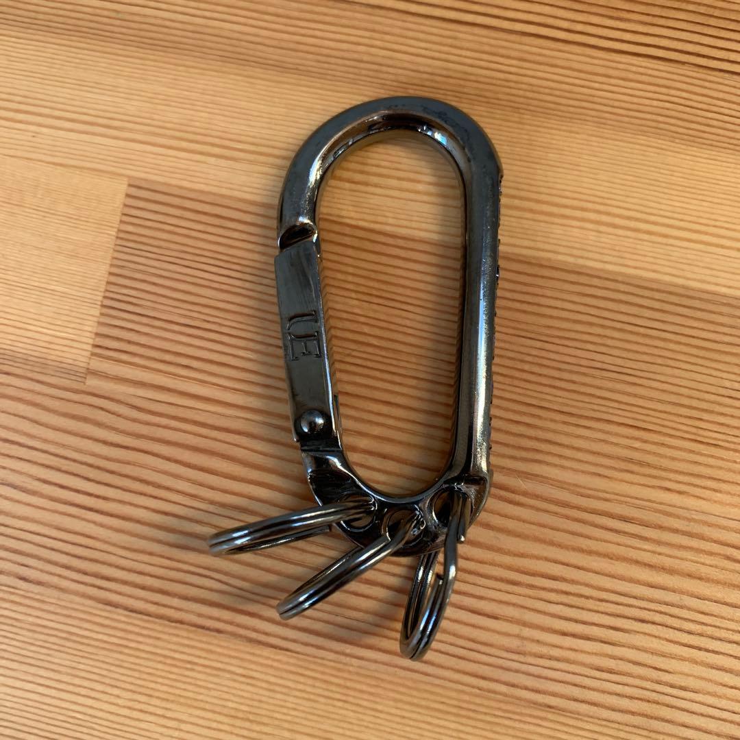 ユニフォームエクスペリメント　フラグメント　カラビナ