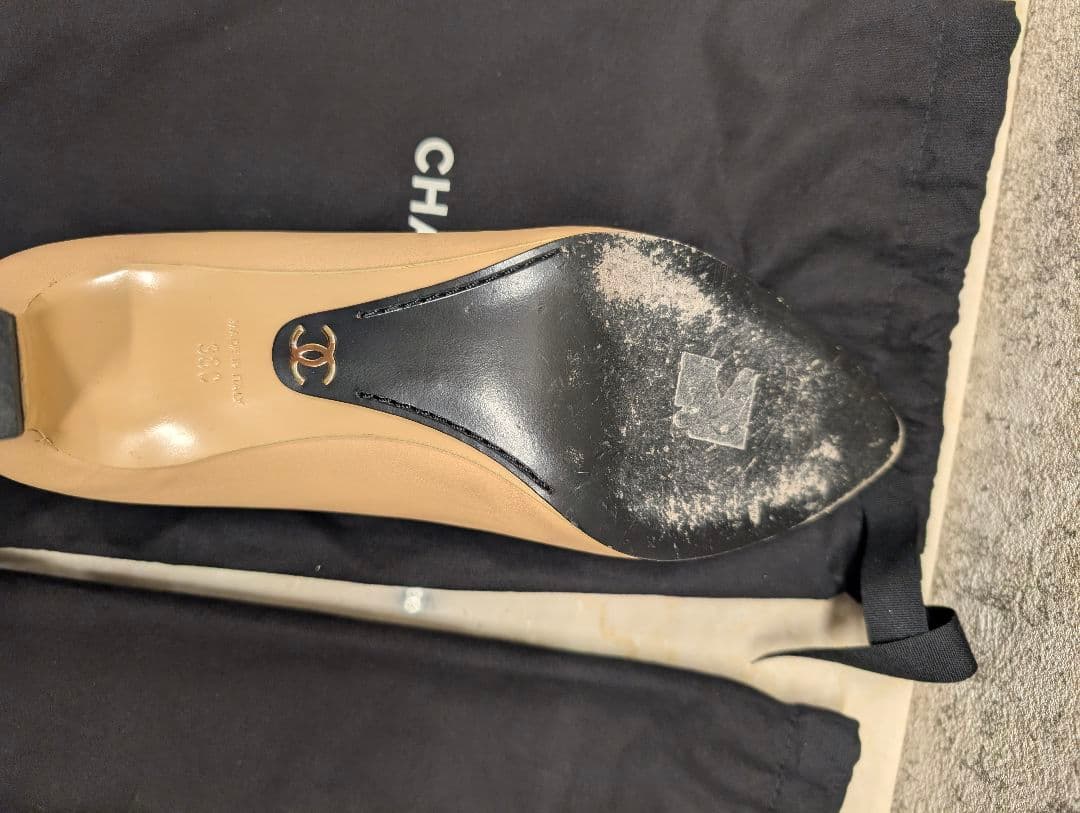 CHANEL ベージュ ブラック トゥキャップパンプス