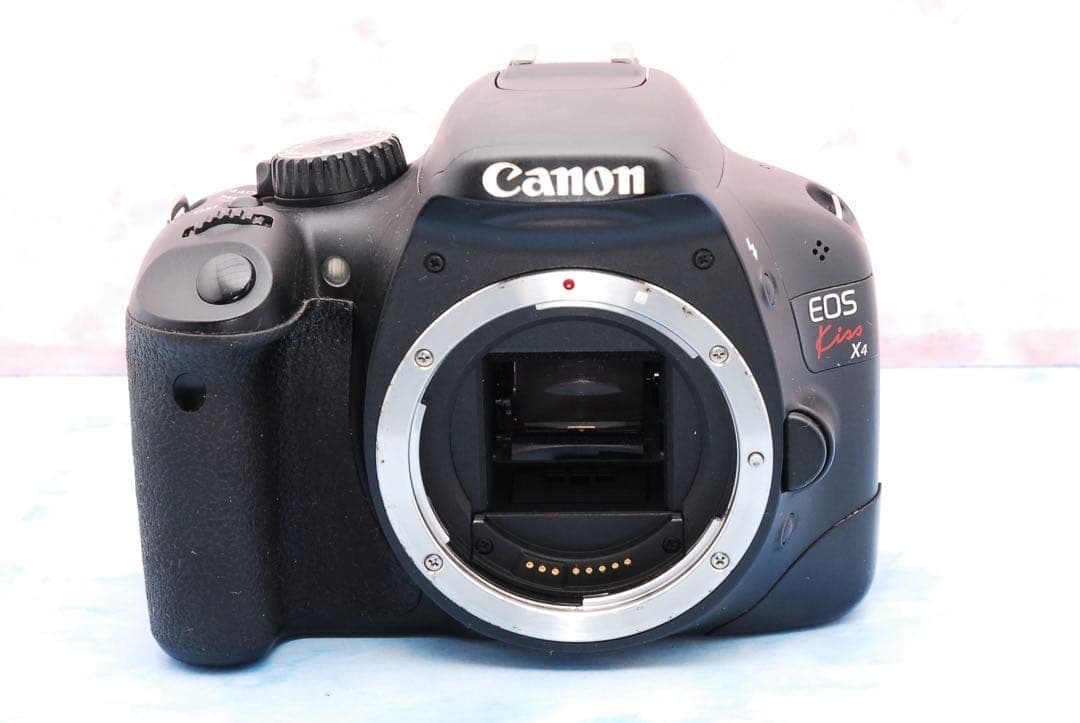 キヤノン Kiss X4☆入門機☆一眼レフカメラ☆Wレンズ☆バッグ付☆