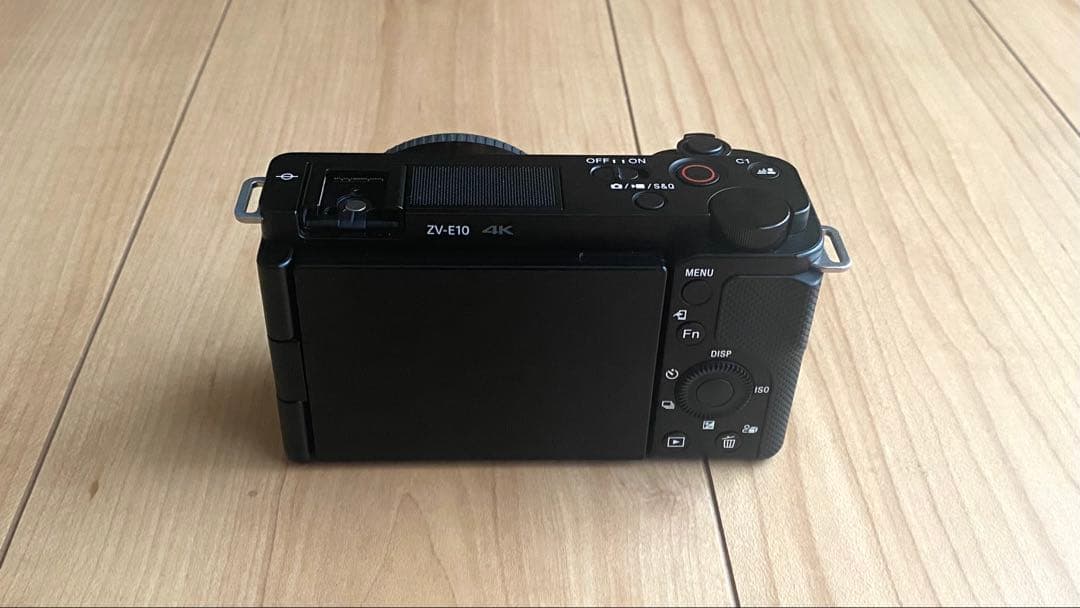 【良品】SONY VLOGCAM ZV-E10 デジタル一眼カメラ　おまけ付き