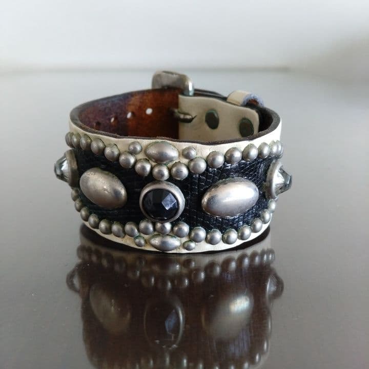 ウルフズ⭐︎約35㎜スタッズレザーブレスレット