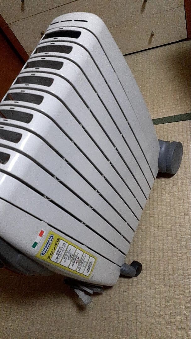 激安。美品！有名ブランド！De'Longhiオイルヒーター！梱包代無料！