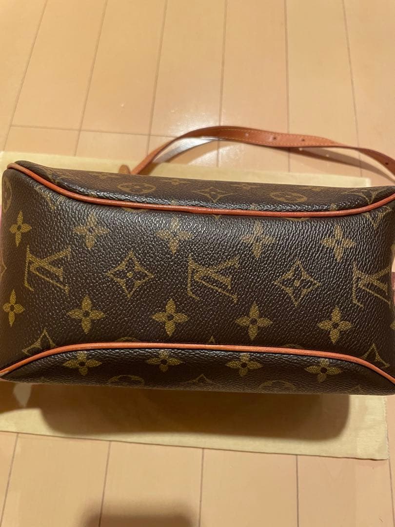 【週末限定価格】LOUIS VUITTON ショルダーバッグ ブロワ モノグラム