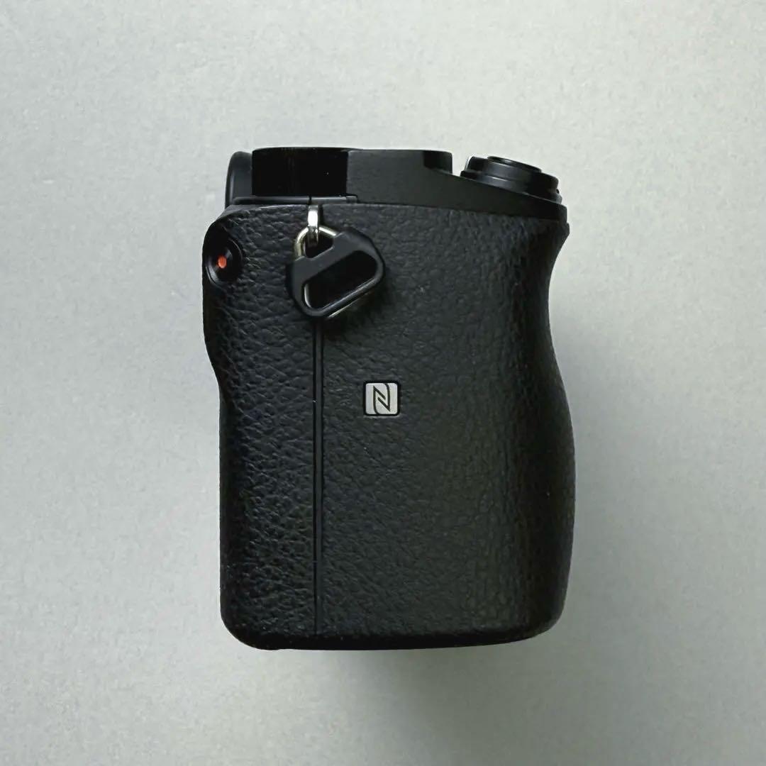 【美品】SONY ミラーレス一眼 α6400 ボディ｜ 撮影2,645枚