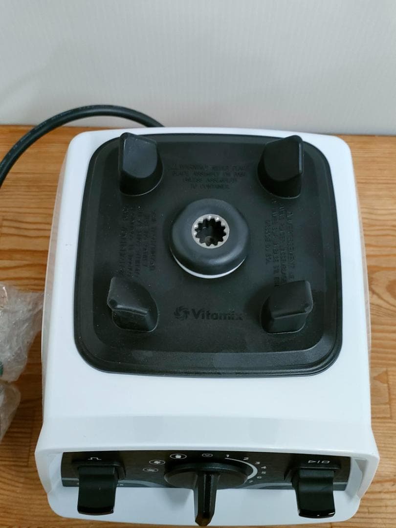 【新品・未使用】バイタミックス E520　ホワイト　保証書あり　1581