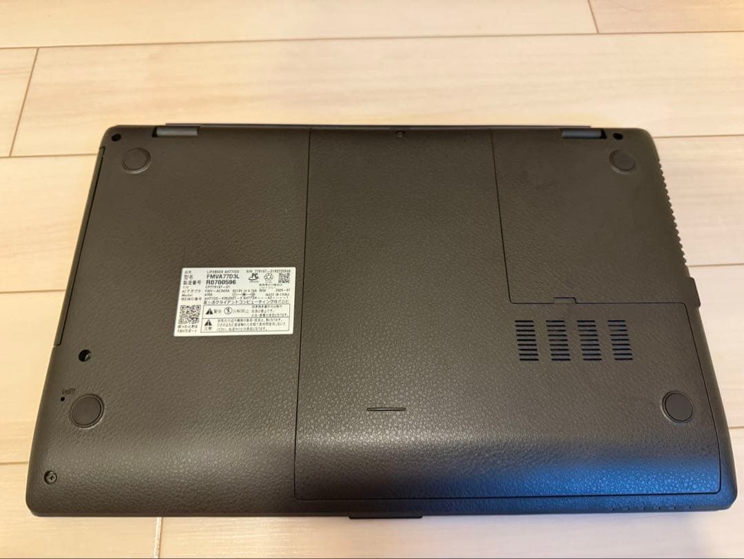 FMV LIFEBOOK AH77/D3 第9世代 i7