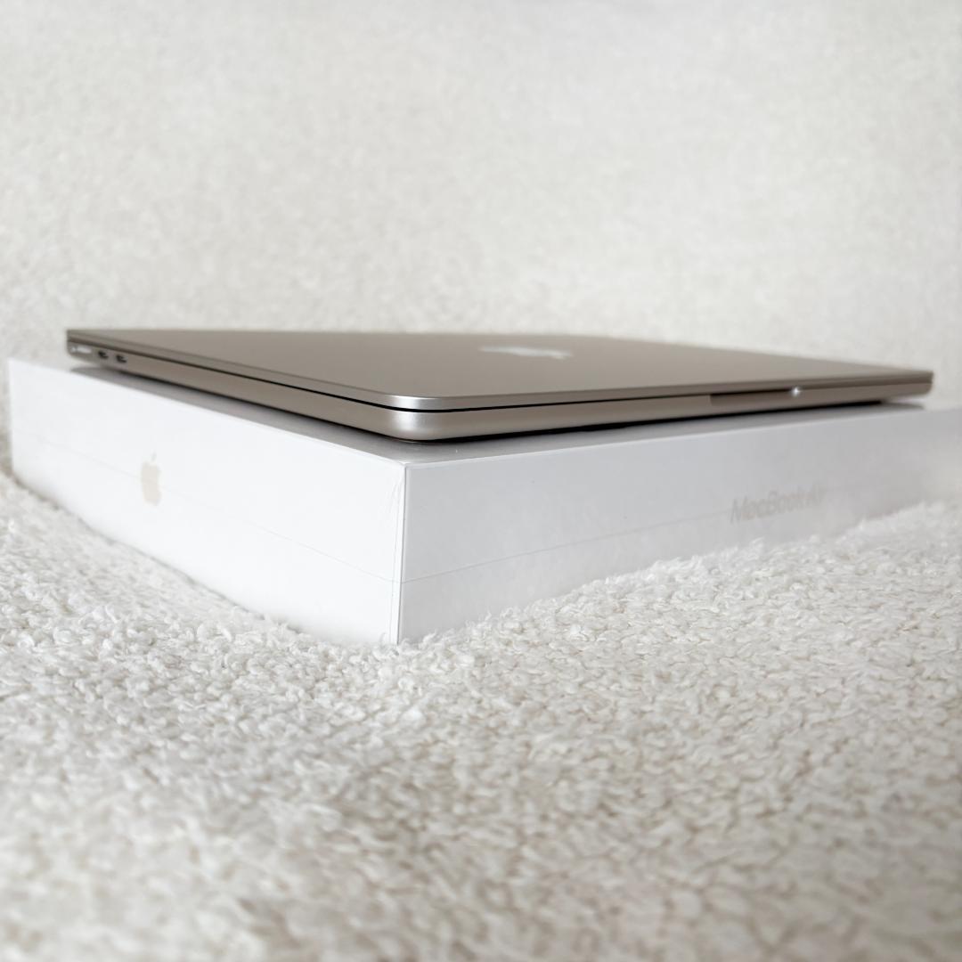 【美品】MacBook Air M2 512GB SSD 16GB RAM