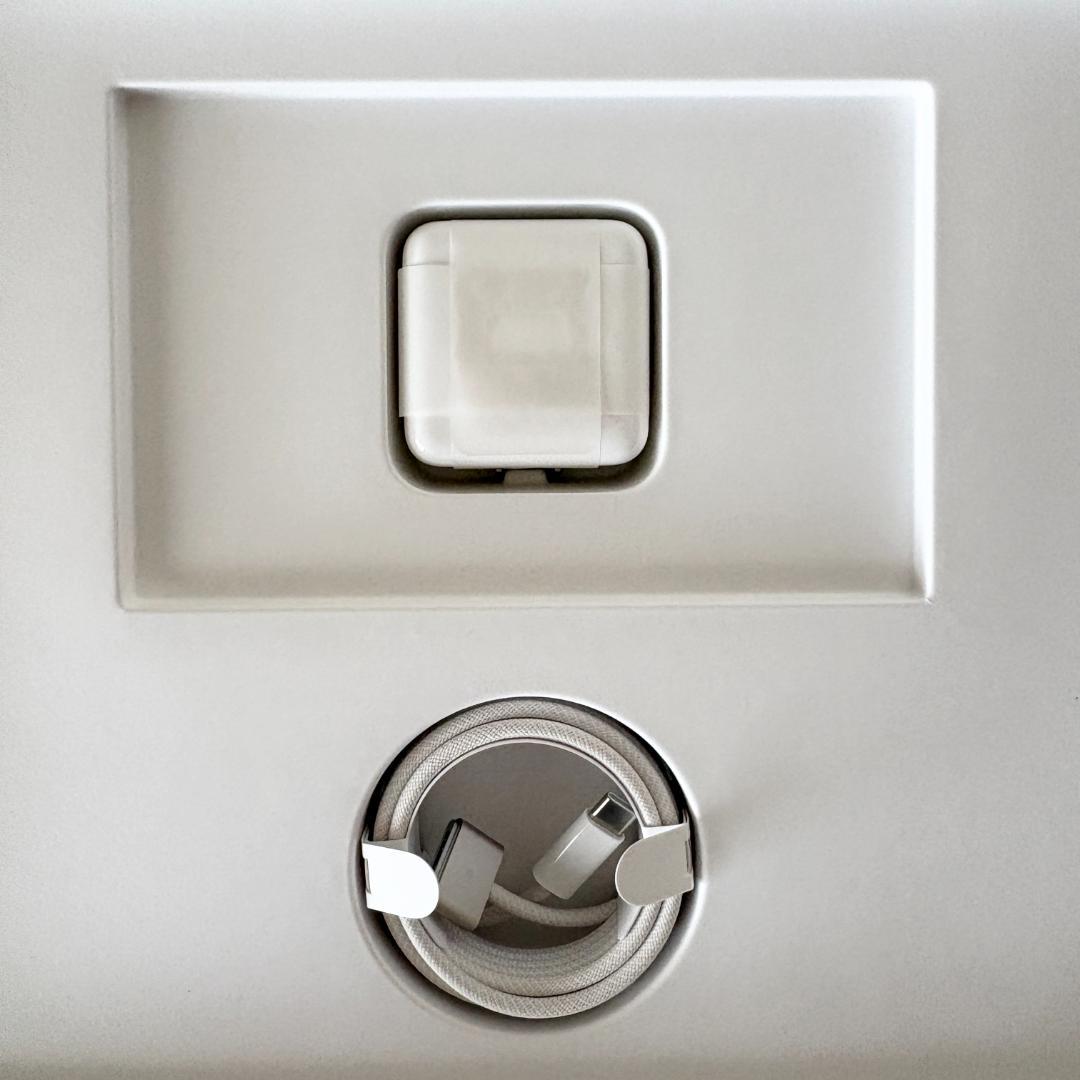 【美品】MacBook Air M2 512GB SSD 16GB RAM