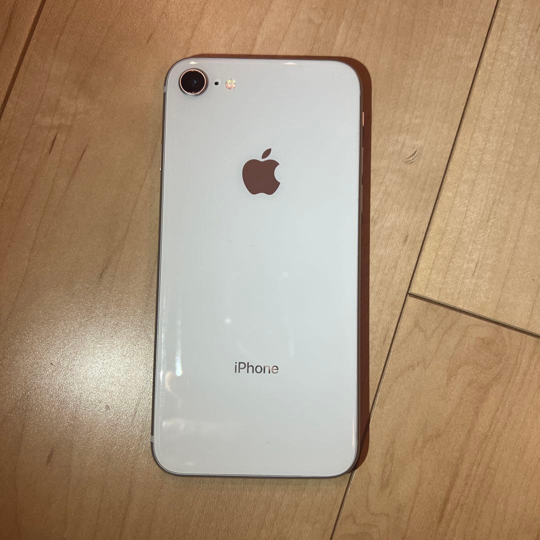 Apple iPhone 8 シルバー 本体　SIMフリー