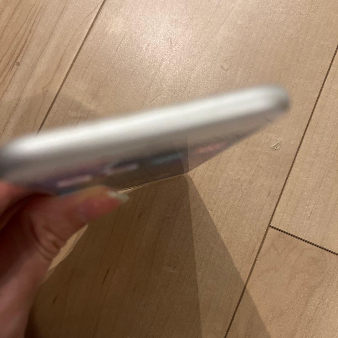 Apple iPhone 8 シルバー 本体　SIMフリー