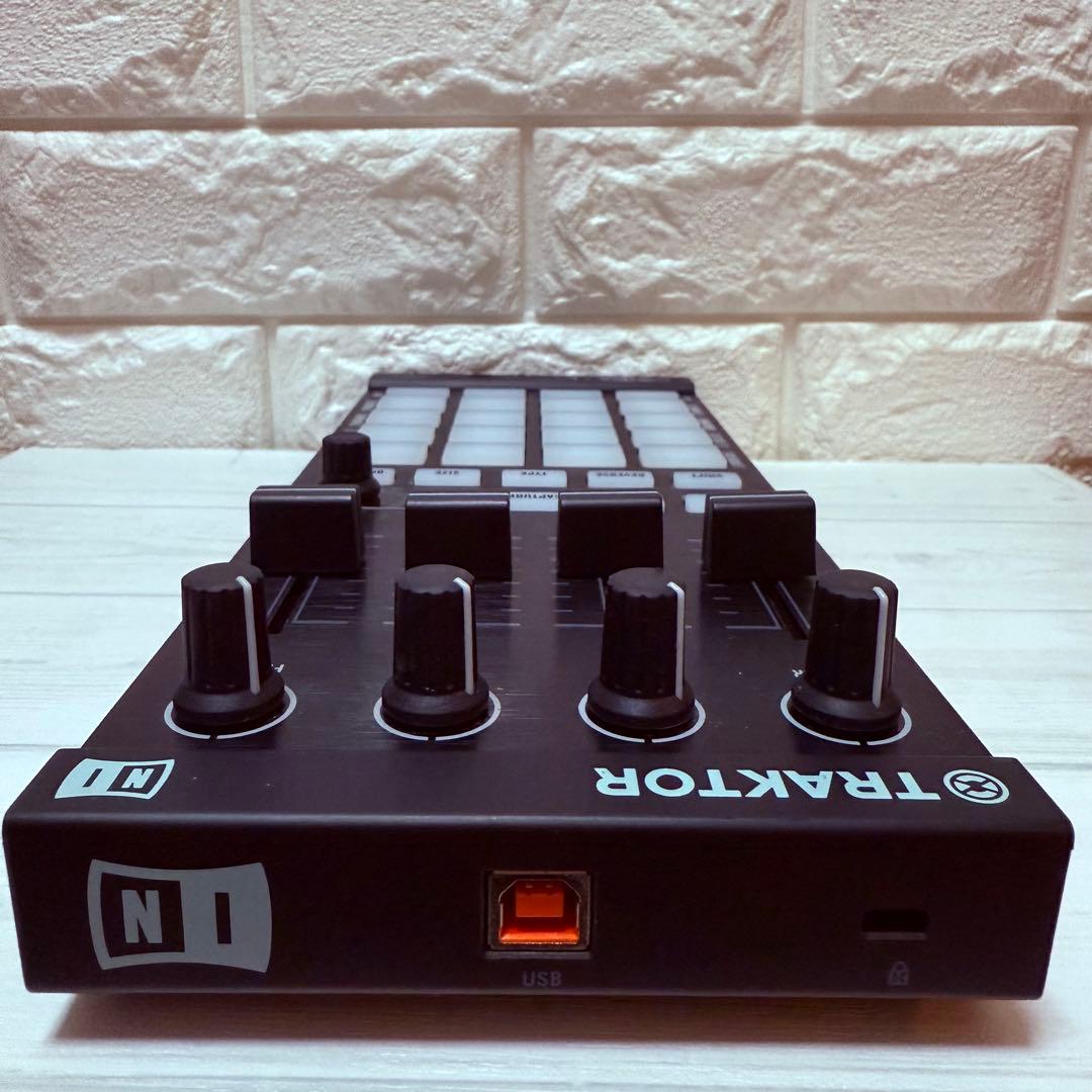 【人気品】TRAKTOR KONTROL F1 DJリミックスコントローラー