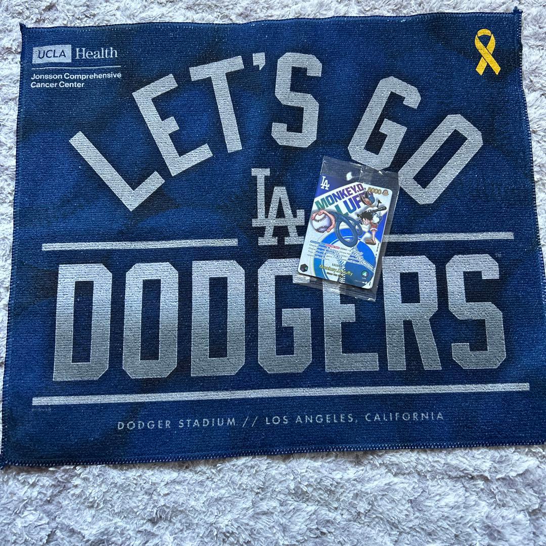 希少【新品未開封】海外 ワンピースカード ドジャース ルフィ限定プレミアセット