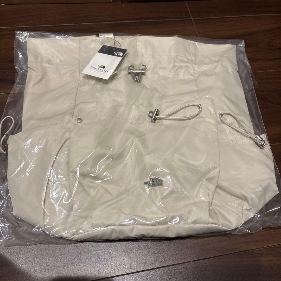 【公式完売品】ザ・ノースフェイス ホワイトレーベル ボニーパック M クリーム