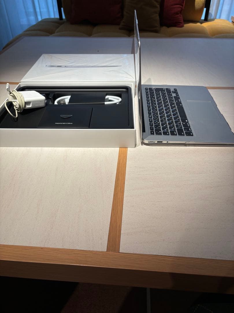 p*g様 MacBook Air (macOS Monterey) 充電器付き