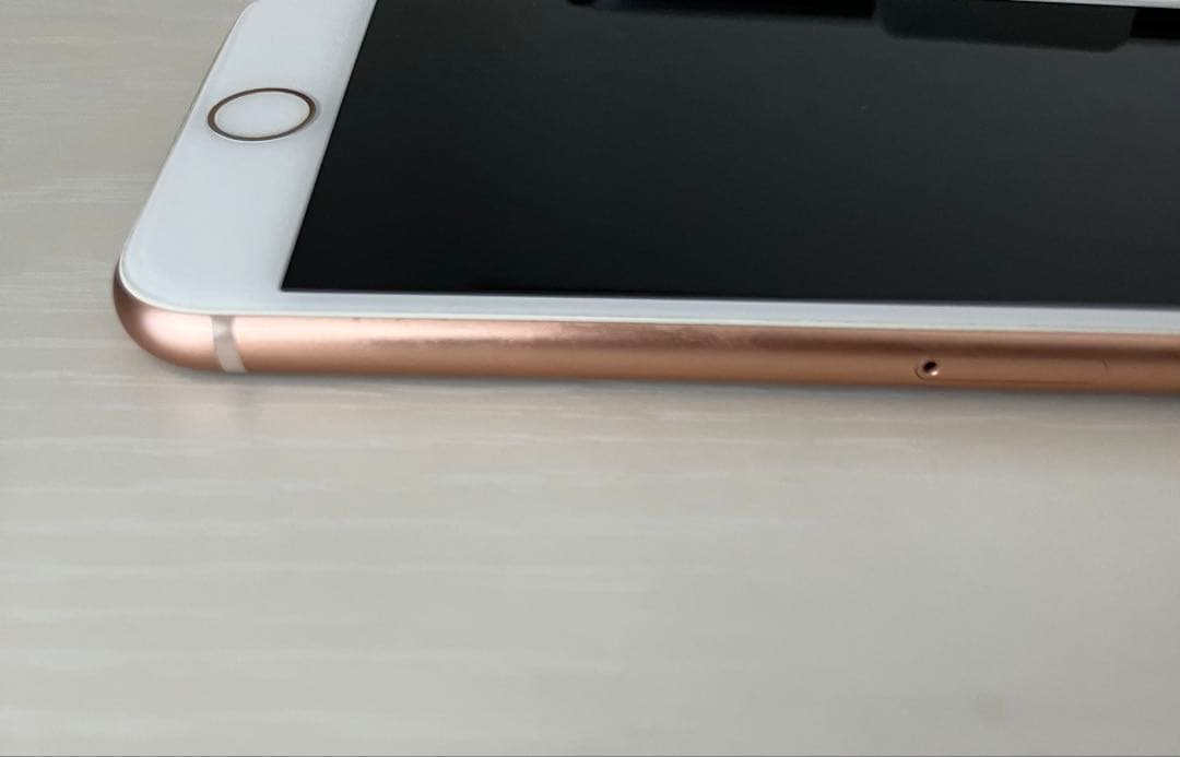 S*）様 Apple iPhone 8 64GBゴールド本体