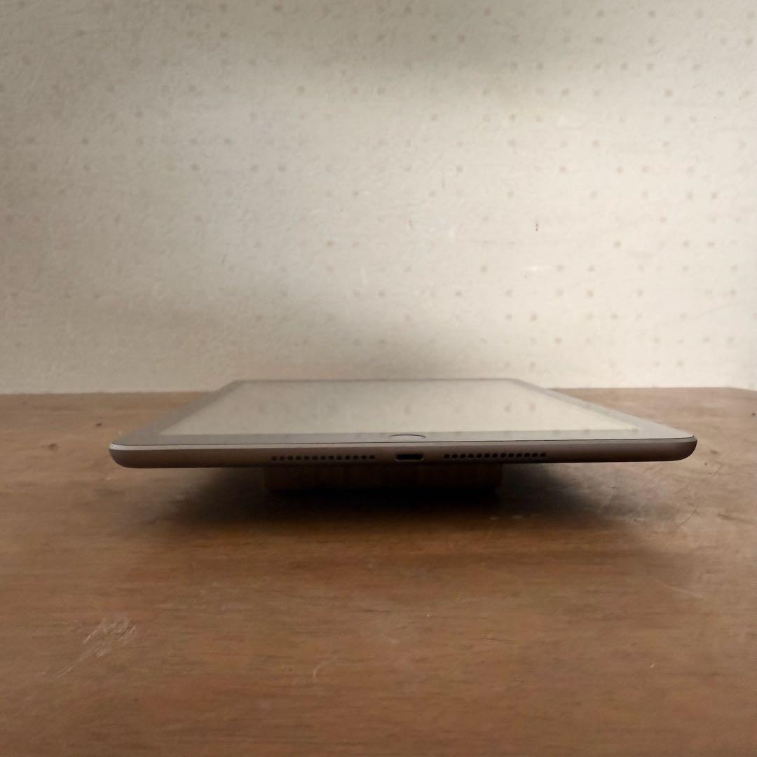 ● 美品 Apple iPad 32GB 第5世代 wifi MP2F2J/A