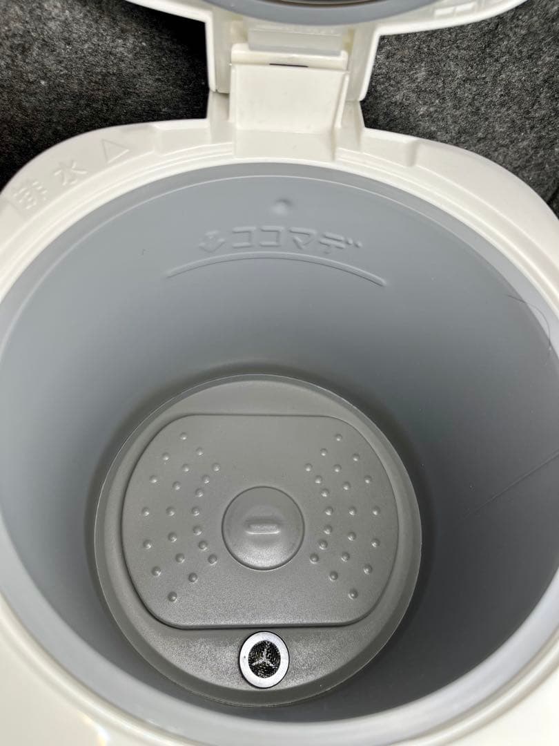 【レア美品】National ハローキティ 沸騰ジャーポット NC-KT22TC