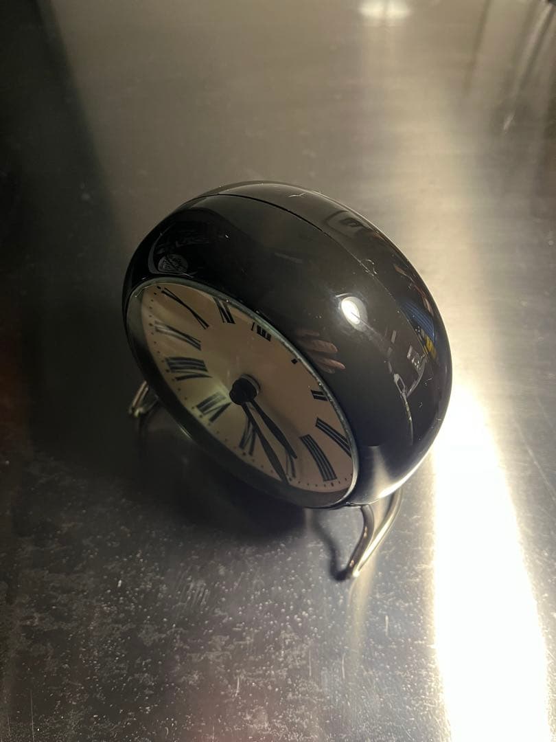 アルネヤコブセン　置き時計　ブラック