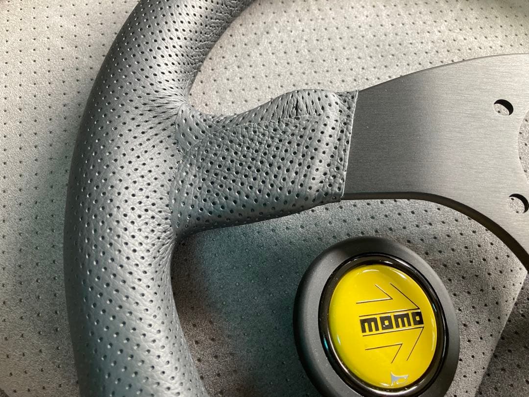 MOMO ステアリングホイール C-71 350mmコンペティション極上品