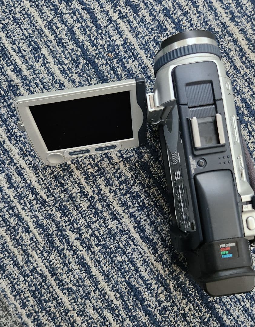 現状品 SONY DCR-TRV30 ソニー ハンディカム ビデオカメラ です。