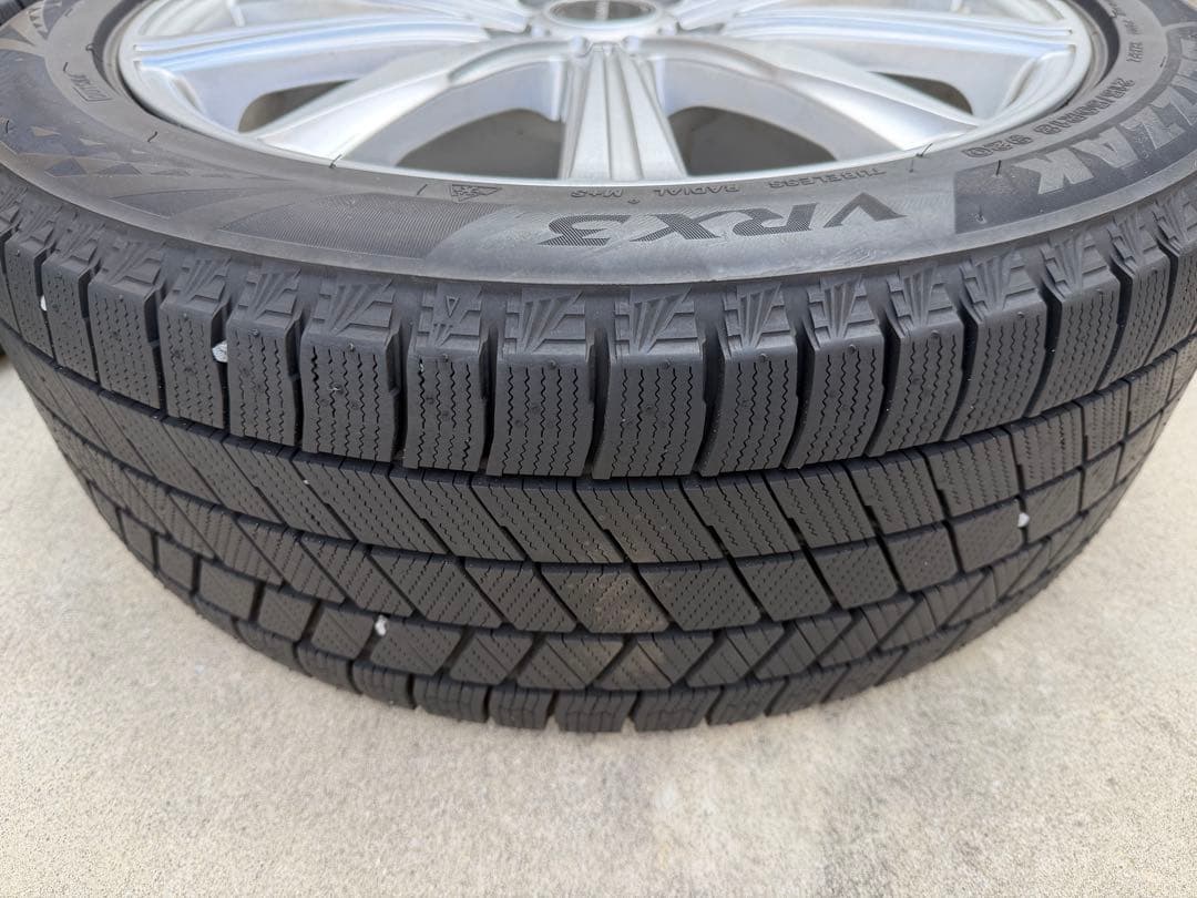 ヤリスクロス18インチ ブリザック VRX3 23年 スタッドレスセット4本