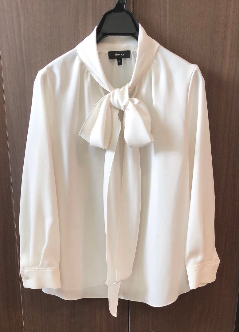 セオリー　ボウタイブラウス　シャツ　ブラウス
