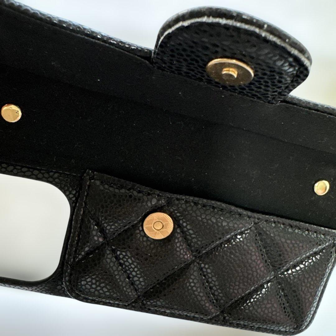 【CHANEL ノベルティ】新品キルティングiPhone15PRO スマホケース