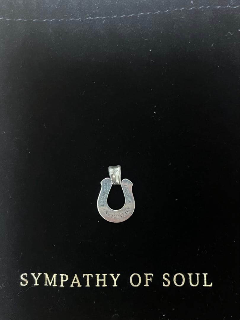 SYMPATHY OF SOUL 馬蹄型ペンダント