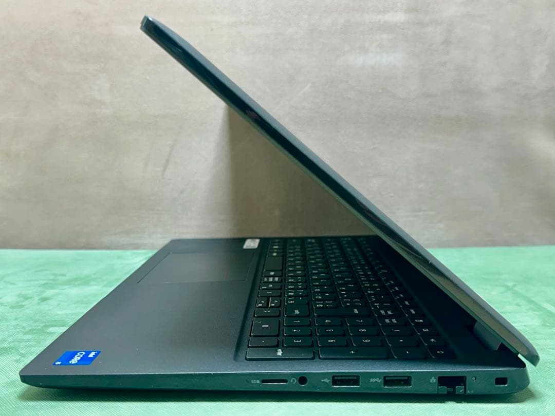 Windowsノート本体 DELL Latitude 3520 Core i5 8GB 256GB