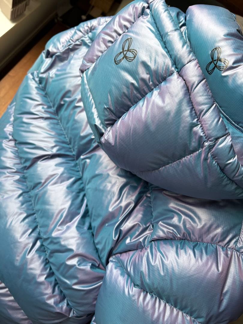 琥珀　ARITZIA ダウンジャケット