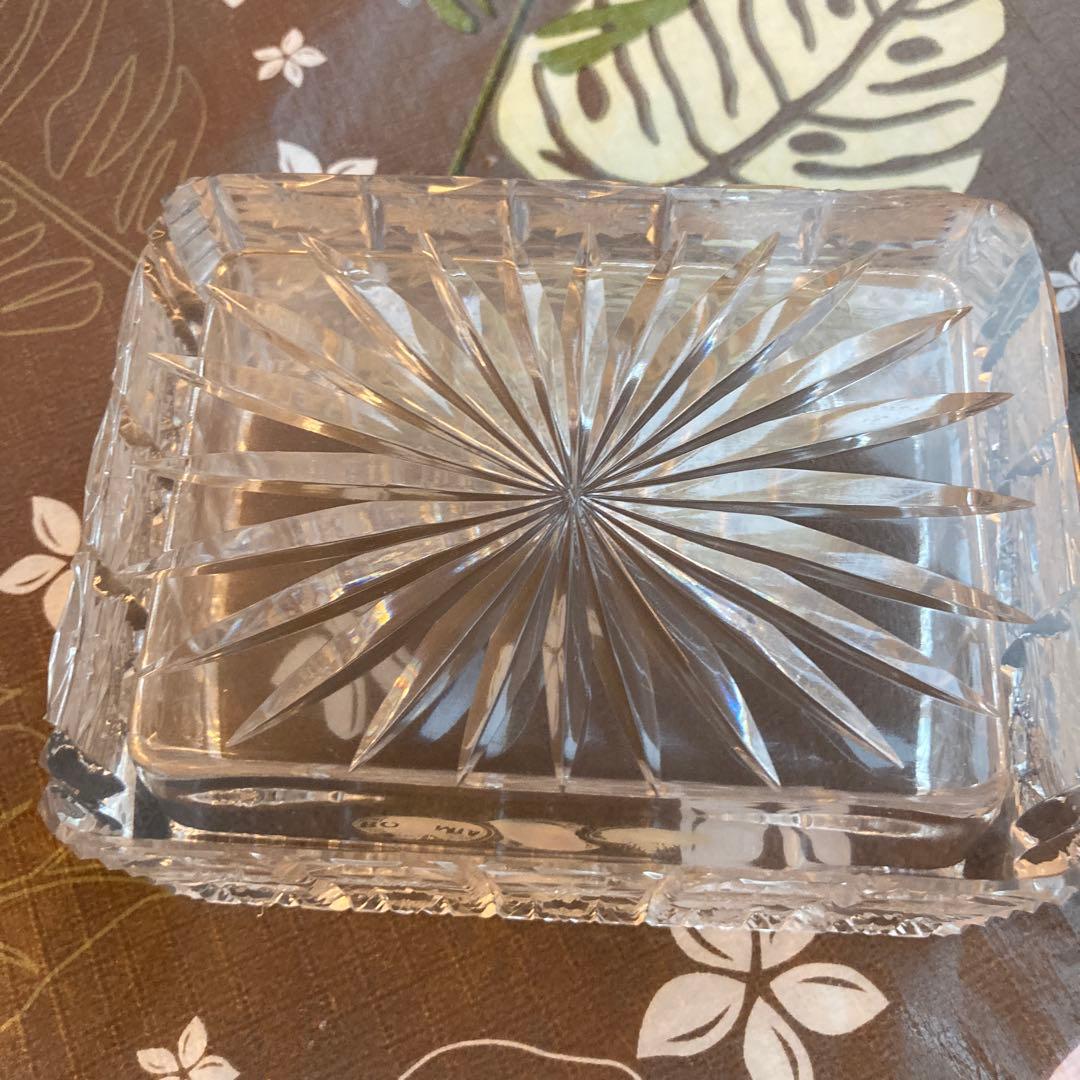 ボヘミアングラスの灰皿等小物入れ