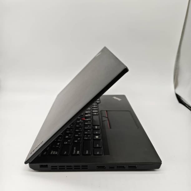 小型 動作◎ 12 レノボ i7-6500U 8GB SSD256GB オフィス