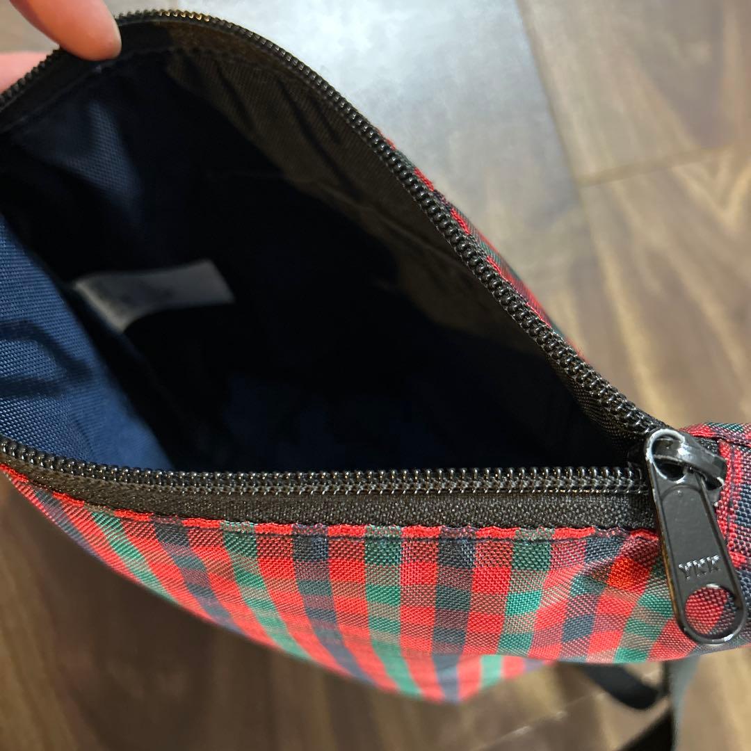 ファミリア　舟形ポシェット　赤チェック