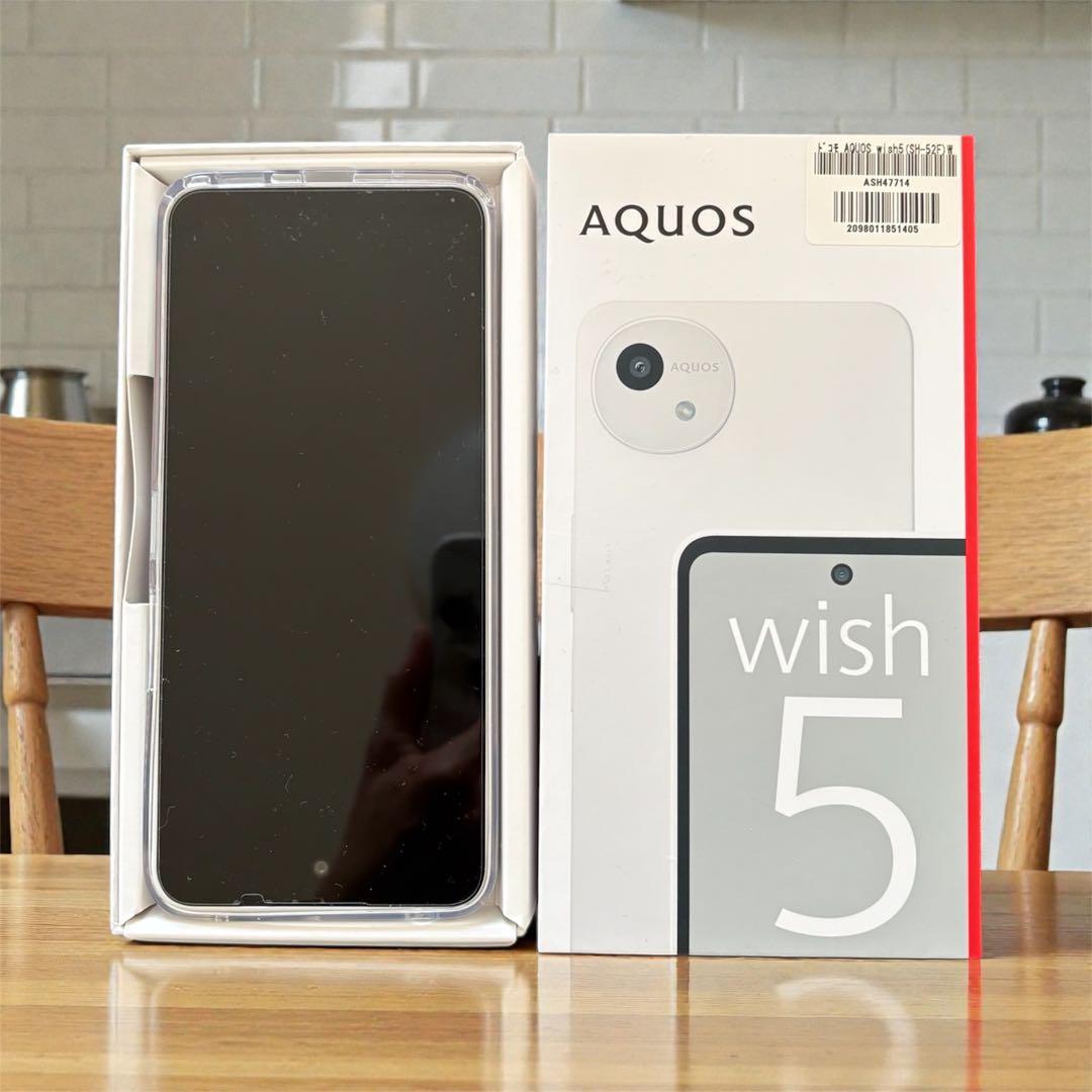 AQUOS wish 5 ホワイト 本体　SH-52F