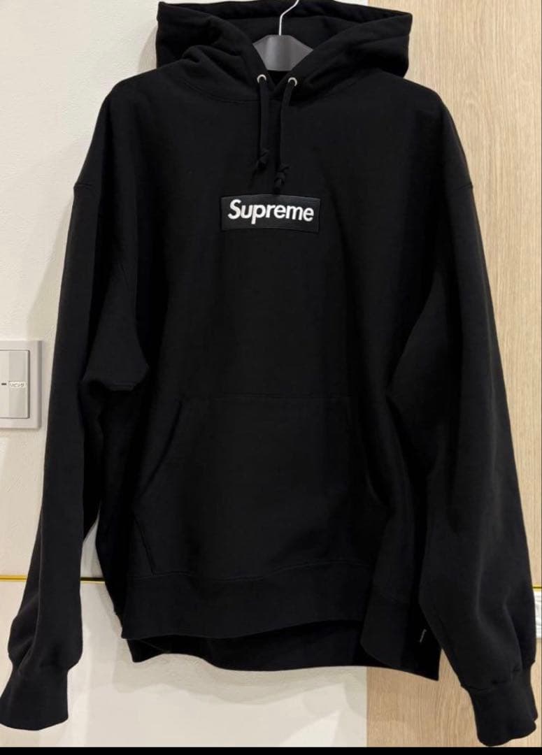 美品希少サイズSupreme パーカー
