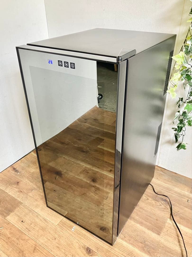 美品☆ワインセラー 32本 家庭用 ペルチェ方式 78L ブラック コンポジット