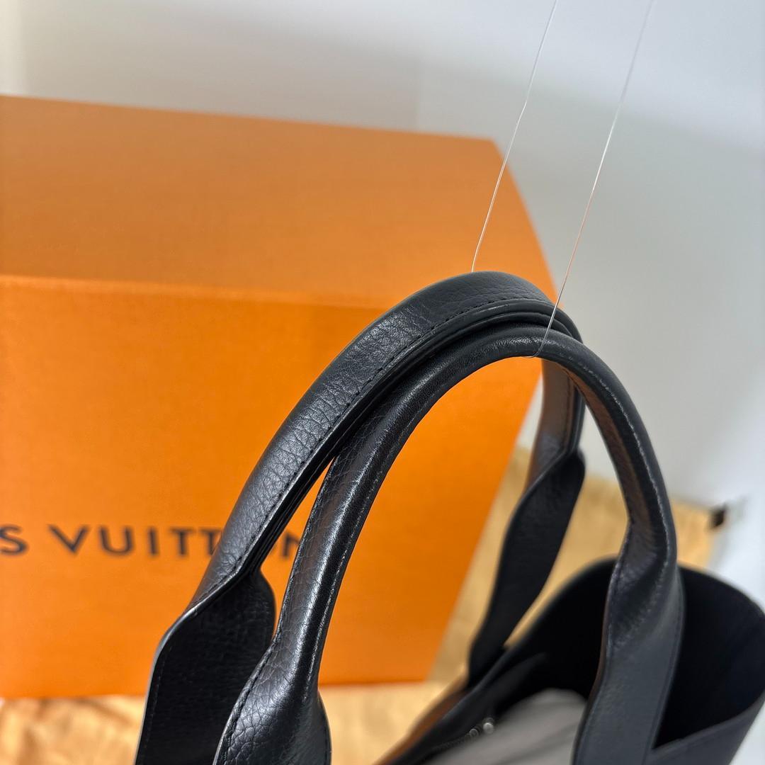 未使用 ルイヴィトン M52817 トリヨン カバ・ヴォワヤージュ トートバッグ