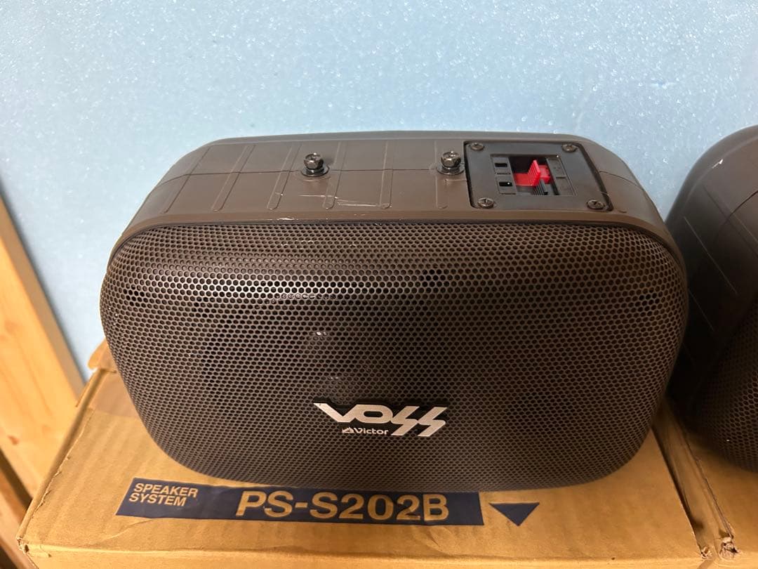 スピーカーと取付金具