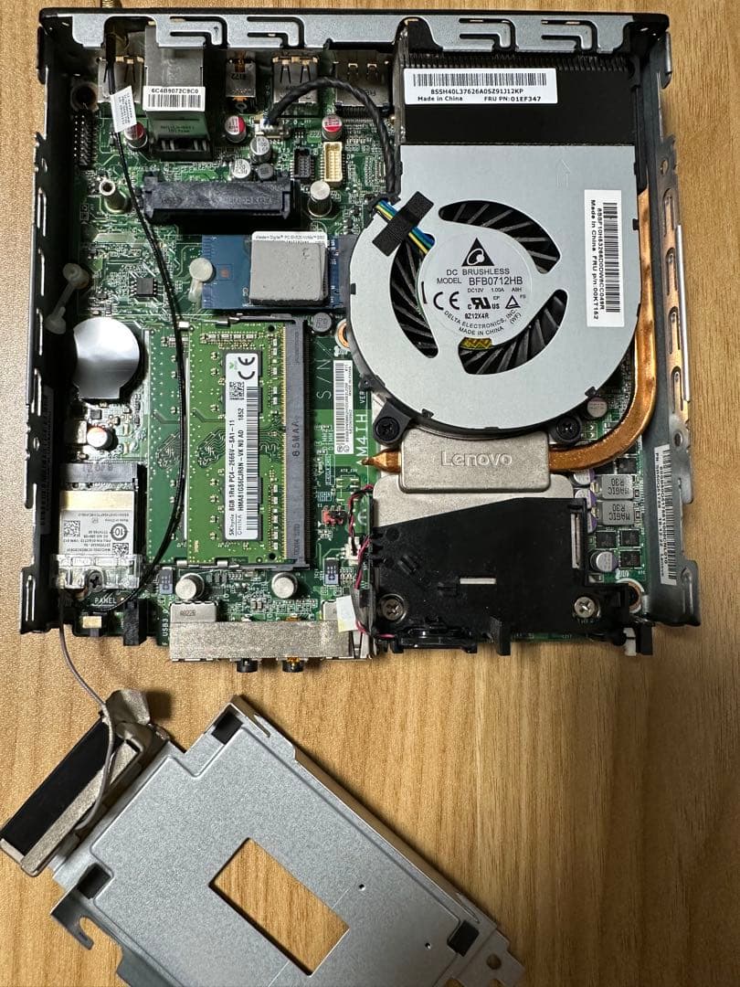 Windowsデスクトップ Lenovo ThinkCentre M715q - Win10 