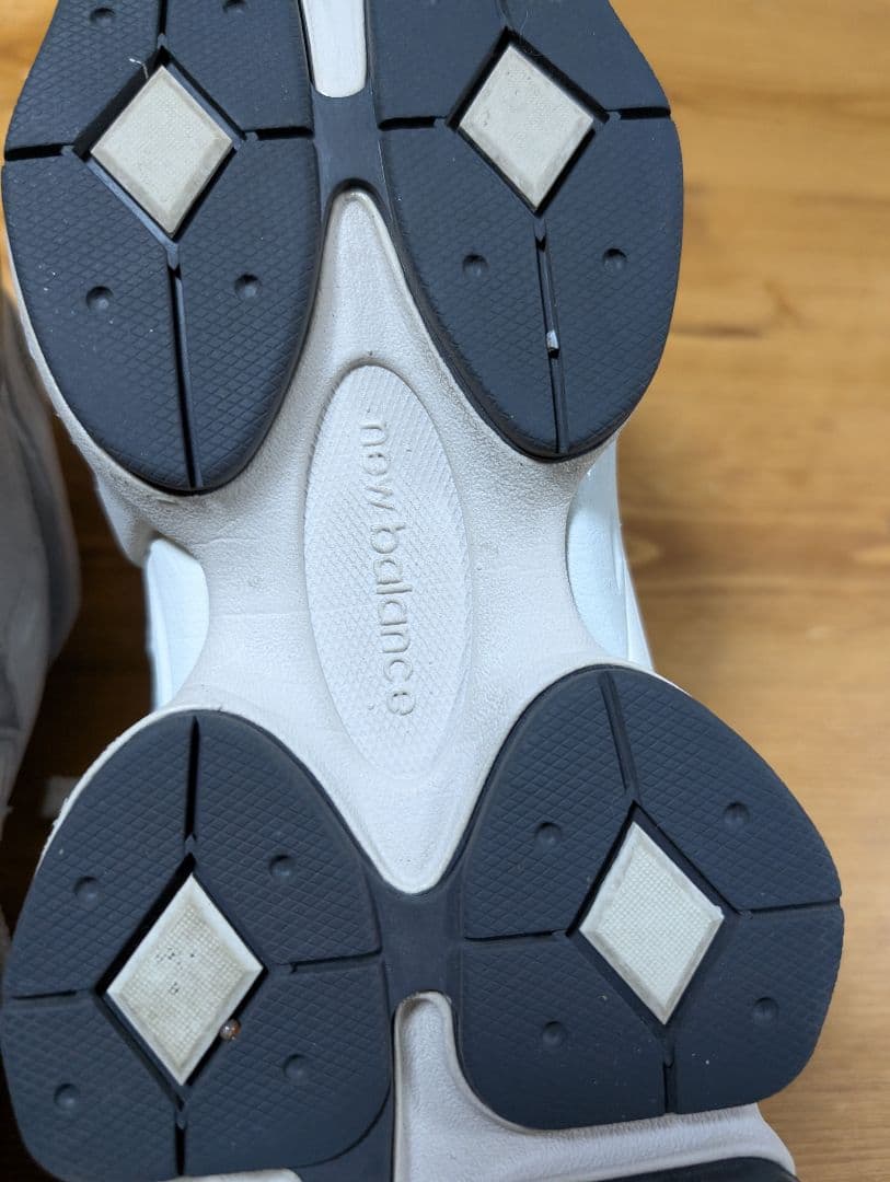 New Balance 9060 ホワイト スニーカー