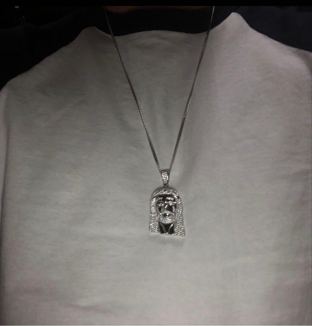 ジーザス　ネックレス