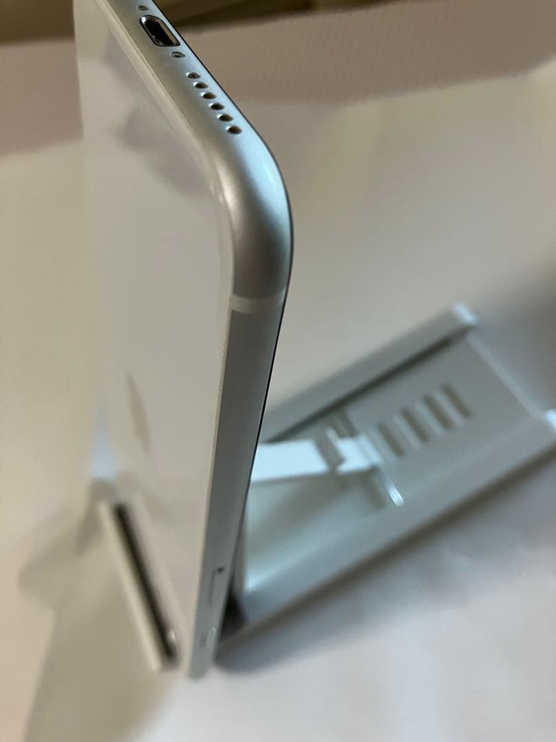 (値下げ) Apple iPhone SE第2世代　ホワイト