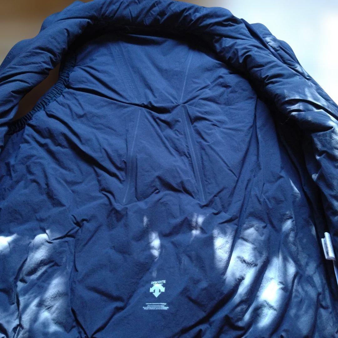 新品デサントオルテライン チタニウムサーモベスト XLサイズ