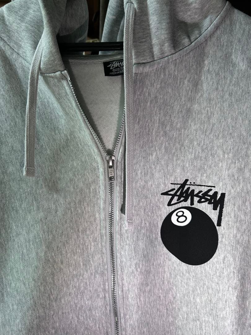 し*ば様 Stussy 8ボール グレー ジップアップパーカー