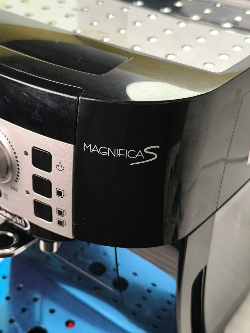 デロンギ　マグニフィカS 全自動コーヒーマシン　ECAM22112