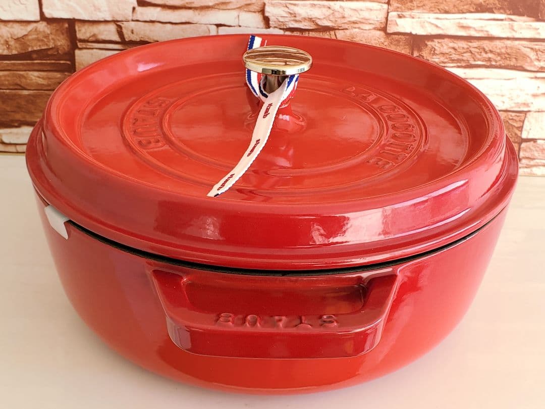 【希少品/週末価格】staub シャローラウンドココット26cm チェリー