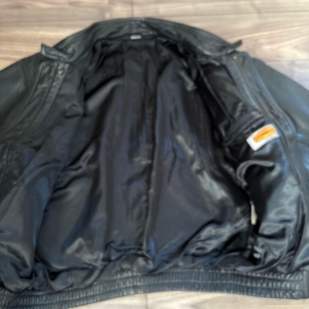 ショート丈ブラックレザージャケットスタンドカラー牛革