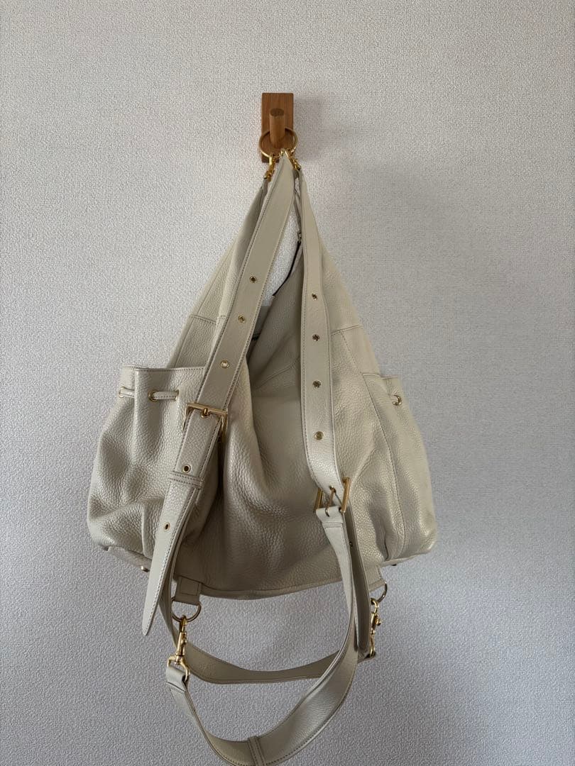 み*ご様 良品✨アタオ バルス 3way リュック 本革 パイソン クリーム シ